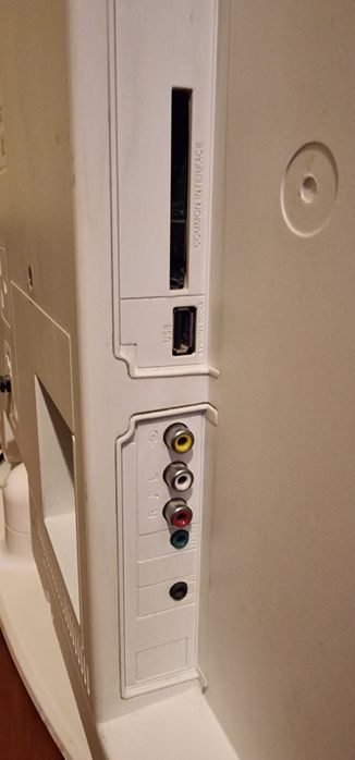 Продавам LCD 26 инчов телевизор Finlux