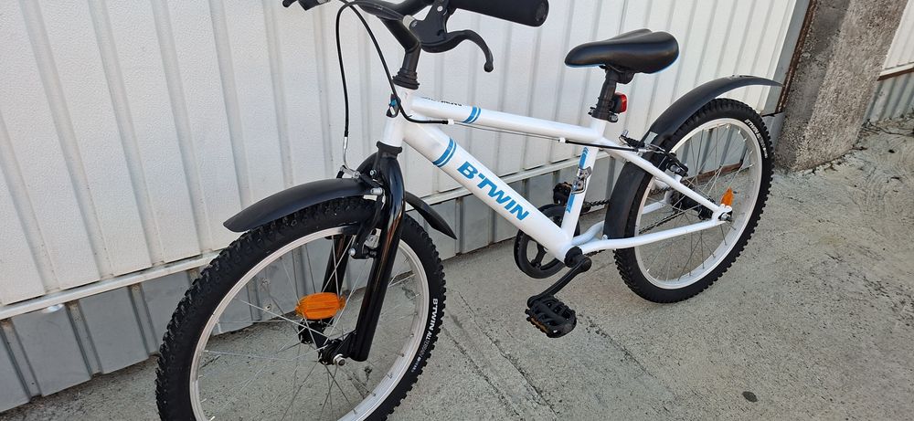 Bicicleta 20" Btwin Racing Boy 300, pentru copii 6-10 ani.