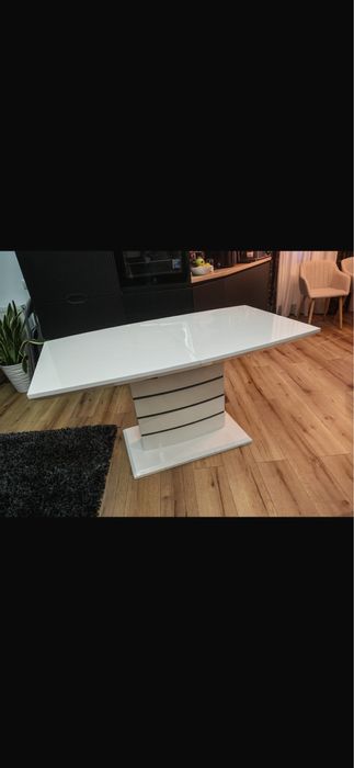 Masă extensibilă modernă alb lucios – 1,40 m / 1,60m