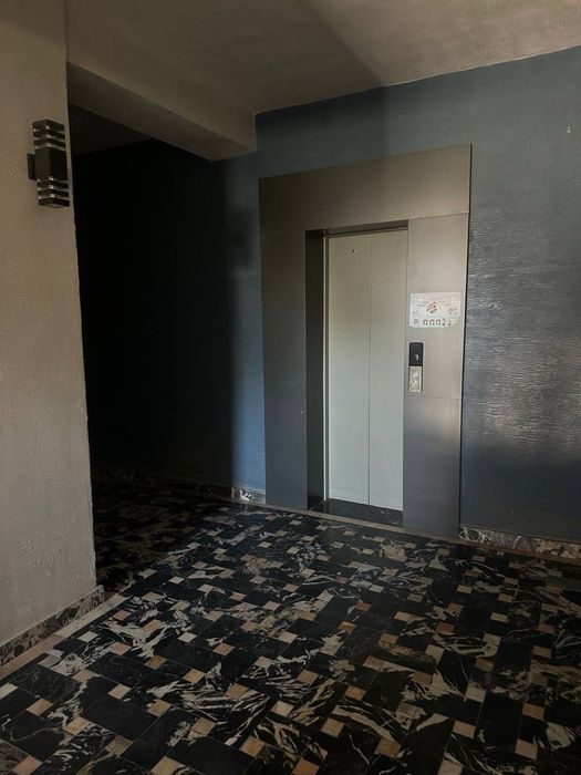 2 xonali kvartira sotiladi