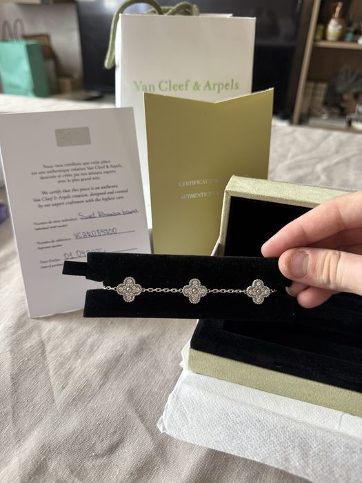 Sweet Alhambra bracelet, 6 motifs, rhodium plated 18K white gold,