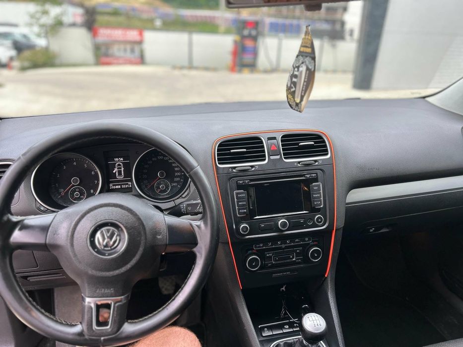 VOLKSWAGEN Golf 2011 — imagine 2