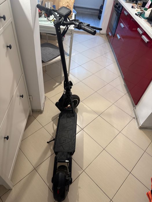 Vând trotinetă electrică Kugoo G2 Pro – puternică, autonomie mare