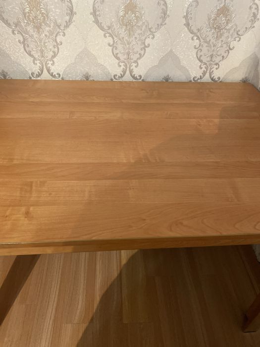 Продам кухонный стол + 3 табуретки