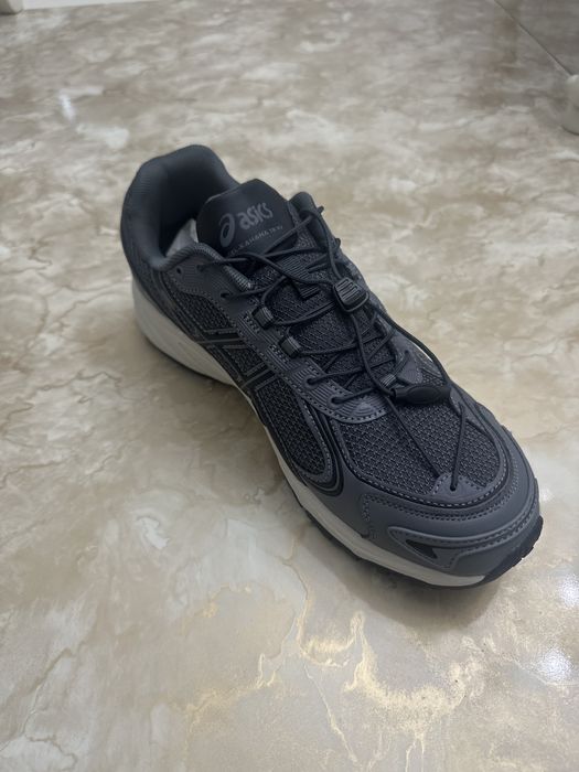 Кросовки ASICS серые