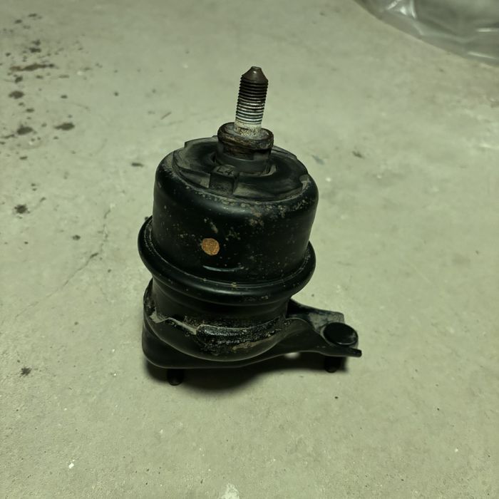 Опора (подушка) двигателя Камри 40