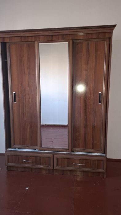 Шкаф сатылады таза жагыдай жаксы