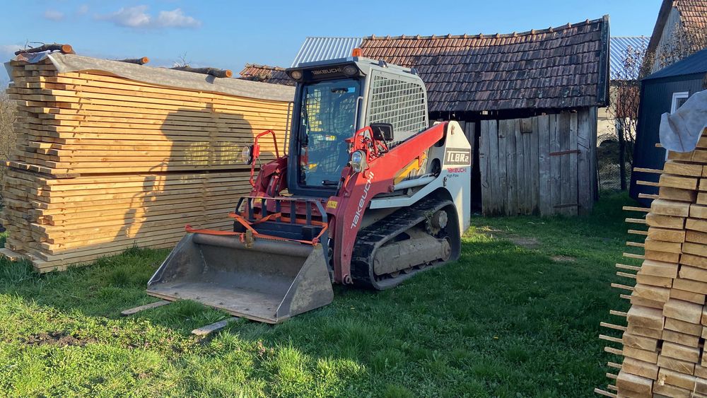 Închiriez mini excavator