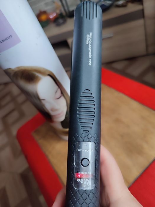 Placă de indreptat părul.