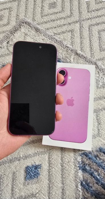 Продам айфон 16 128