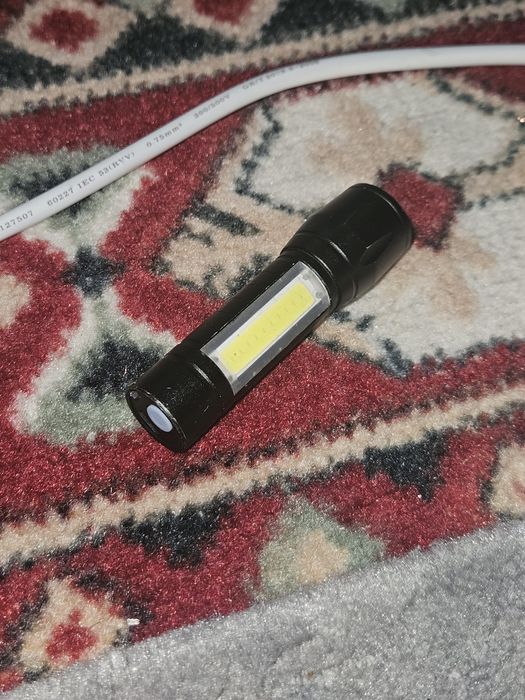 Продаю маленький фонарик