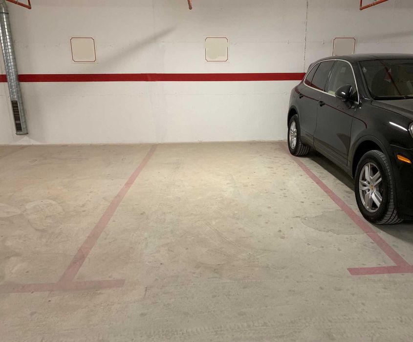 Дава се под наем Гараж / Паркомясто в Варна, Център - 13 кв.м за 163.2 € - Снимка #1