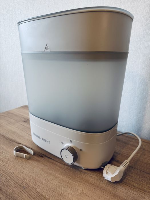 Електрически парен стерилизатор с изсушаване на бутилки Philips Avent Premium SCF 293