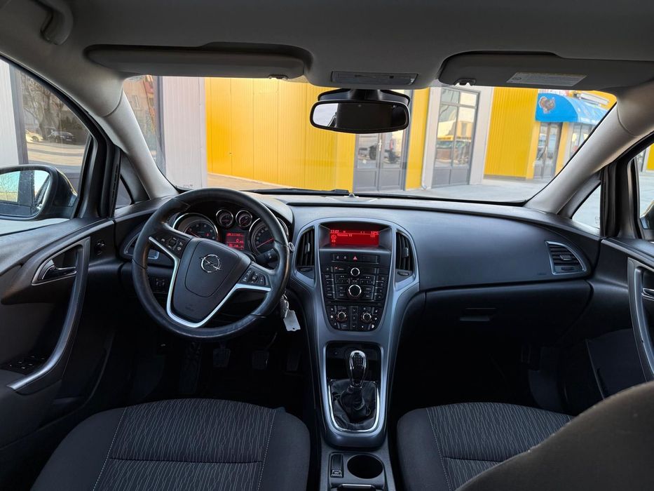 Opel astra j 1.7 cdti din 2014 euro 5 intretinut ,volan incalzit