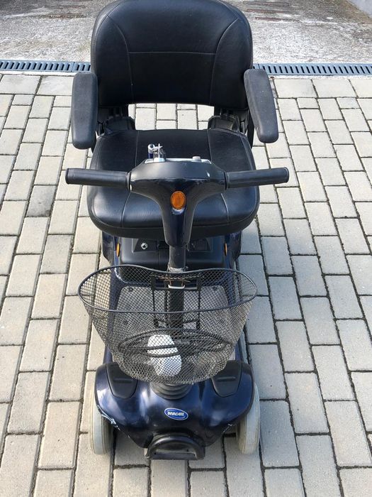 Vand 2 bucati carucioare