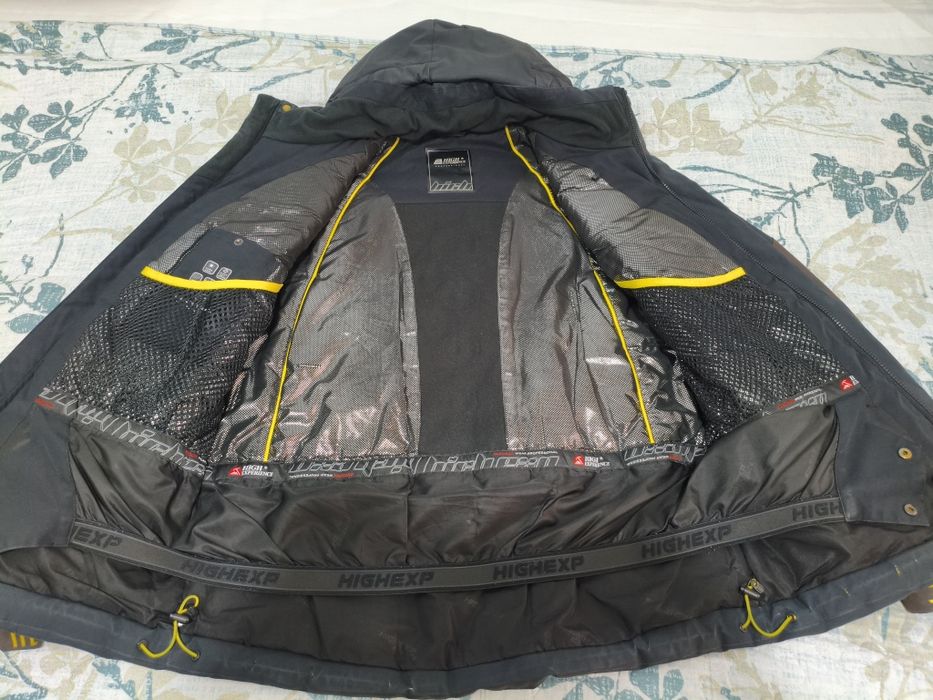 Продаю мужскую куртку