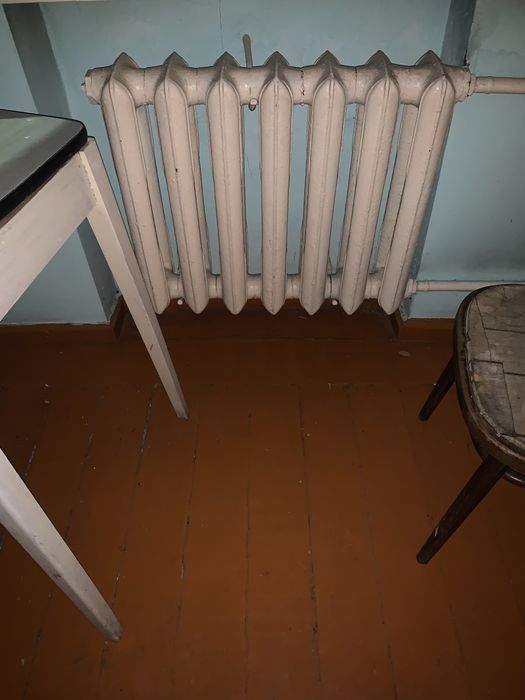 Продаётся чугунный радиатор на 9 секций