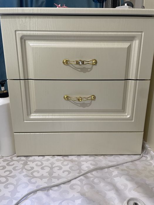 Спальный , тумбочка