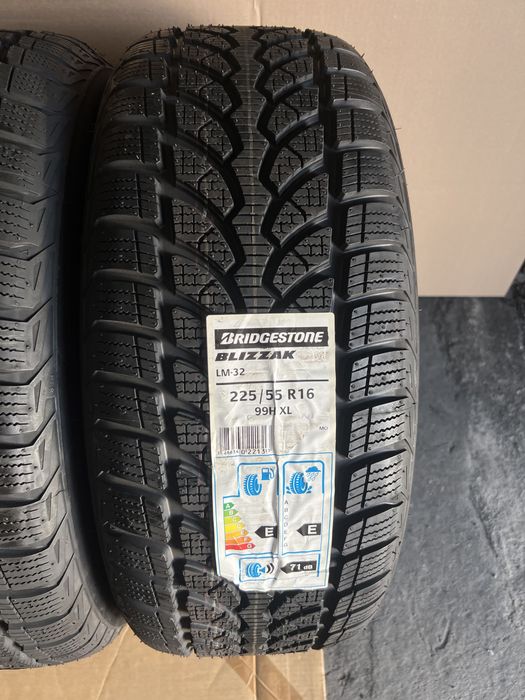 4 jante de mercedes cu anvelope 225/55/16 Bridgestone NoI