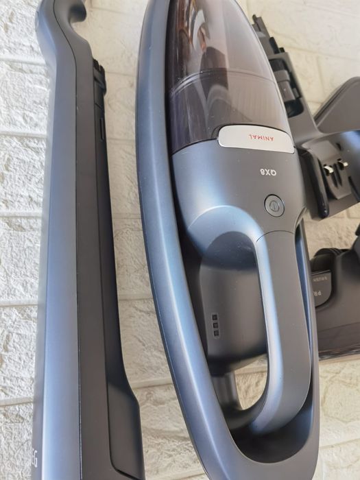 Aspirator fără fir vertical AEG QX8-2-ANIM 2 în 1