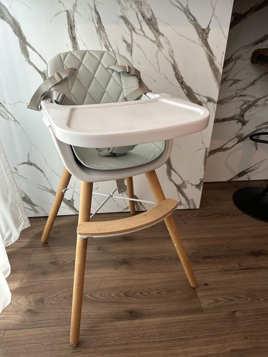 Scaun bebe de masa 2 in 1