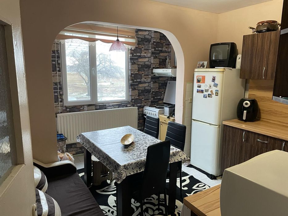 Дава се под наем Тристаен апартамент в Шумен, Еверест - 70 кв.м за 331.5 € - Снимка #2