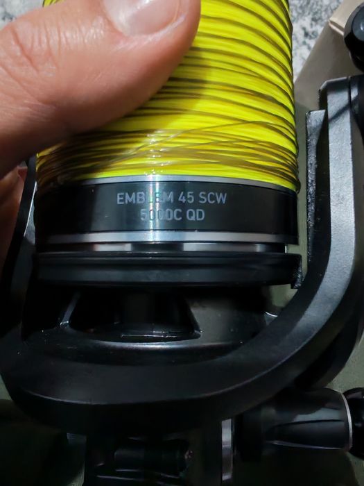 Mulinete Daiwa 23 Emblem 45 sqw