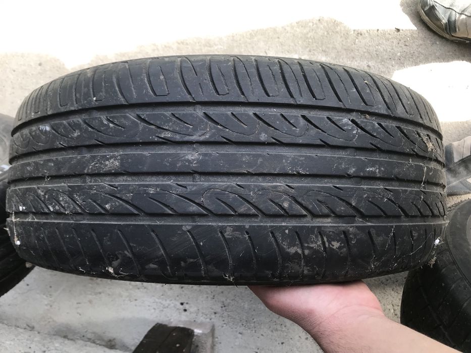 Vând Cauciucuri Firestone de vară 195/55/R15