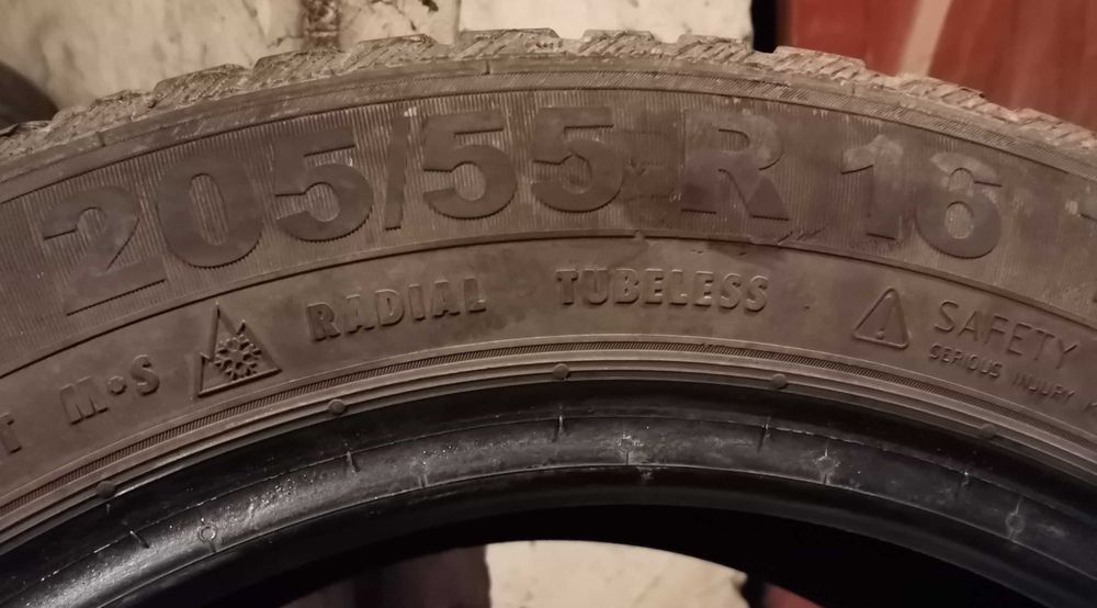 Продавам 2 броя зимни гуми 205.55.16 на 1 сезон дот 2021 Semperito