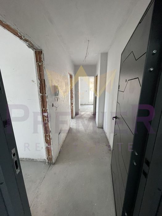 Продава се Тристаен апартамент в Бургас, Възраждане - 95 кв.м за 1266 €/кв.м - Снимка #5