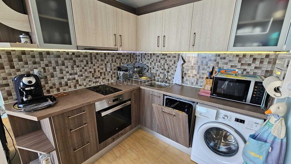 Продава се Тристаен апартамент в Свети Влас - 165 кв.м за 1546 €/кв.м - Снимка #3