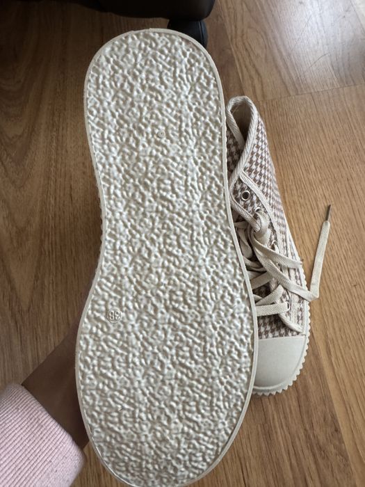 Кецове-чисто нови  Sinsay