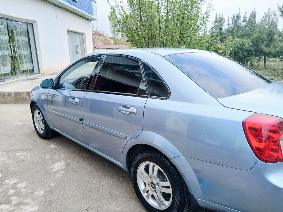 Шевролет лассети сотилади