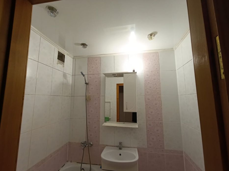 Продам 2 комн квартиру на Бэте