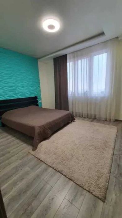 Дава се под наем Тристаен апартамент в София, Зона Б-18 - 90 кв.м за 598.23 € - Снимка #1