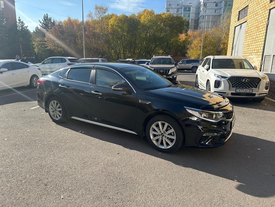 Продам машину КИЯ Оптима