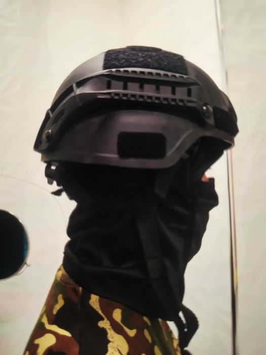 Шлем каска форма военаая Китай пластикновые