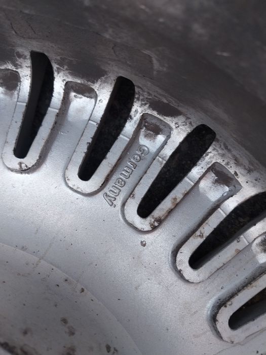 Диски R15 на BMW оригинал. Вылет ЕТ25.