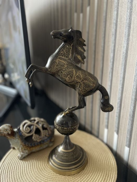 Статуетка Лошадь