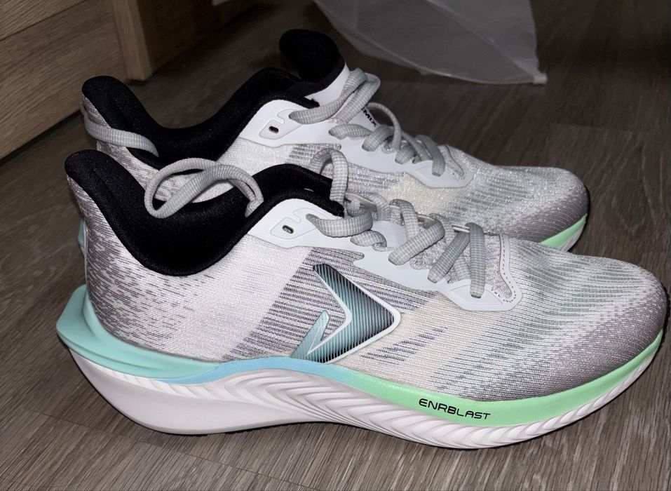 Кроссовки Demix Spectre Enrblast 4