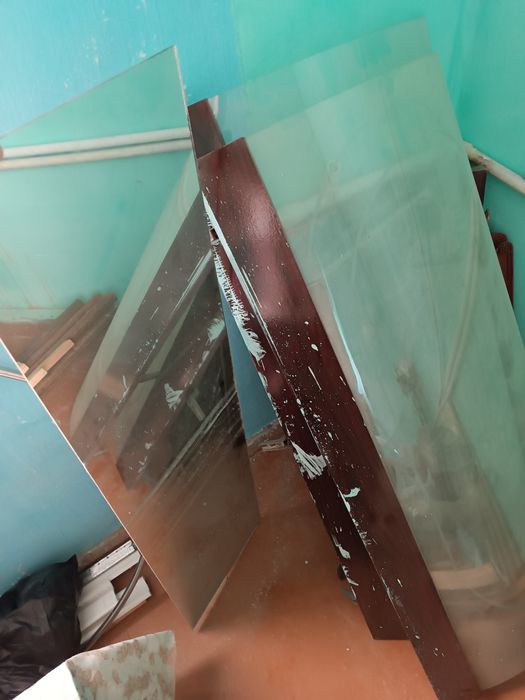 Mebel stenka qismlari sotiladi