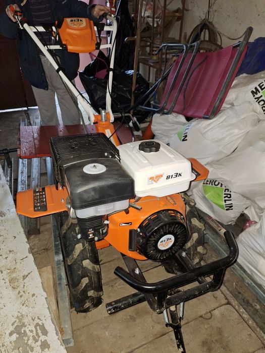 Vând motocultor Ruris cu remorcă