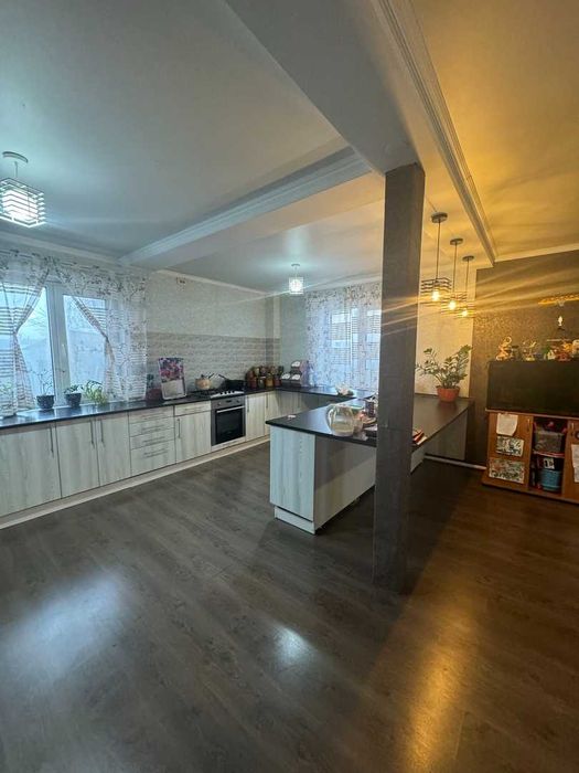 5 комнатный дом. 19 мкр