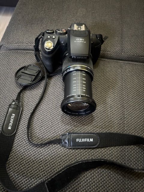 FujiFilm FinePix HS10