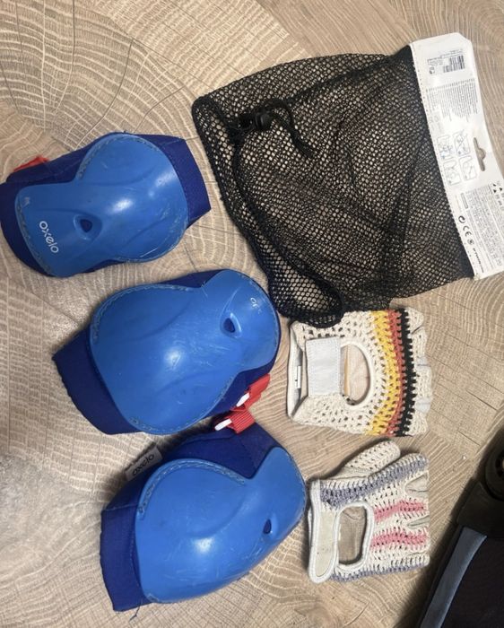 Casca si protectii genunchi/ coate/palme