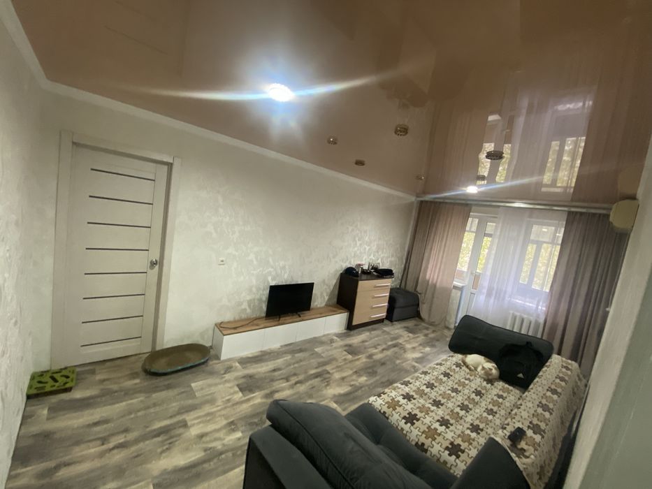 Продам 2 комнатную квартиру в центре