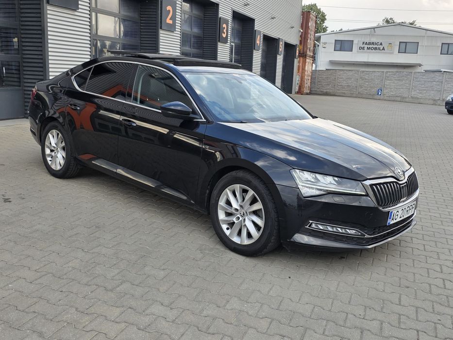 Skoda Superb 2.0 Diesel DSG 2020 full led, key less entry,go,distronic