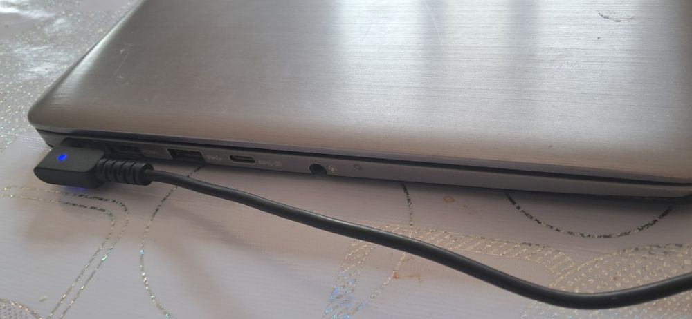 Ноутбук рабочий Asus