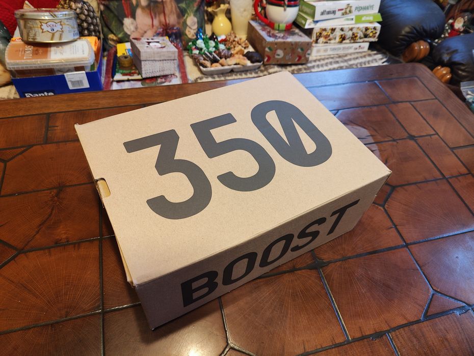 Adidas Yeezy Boost 350 V2 core black red