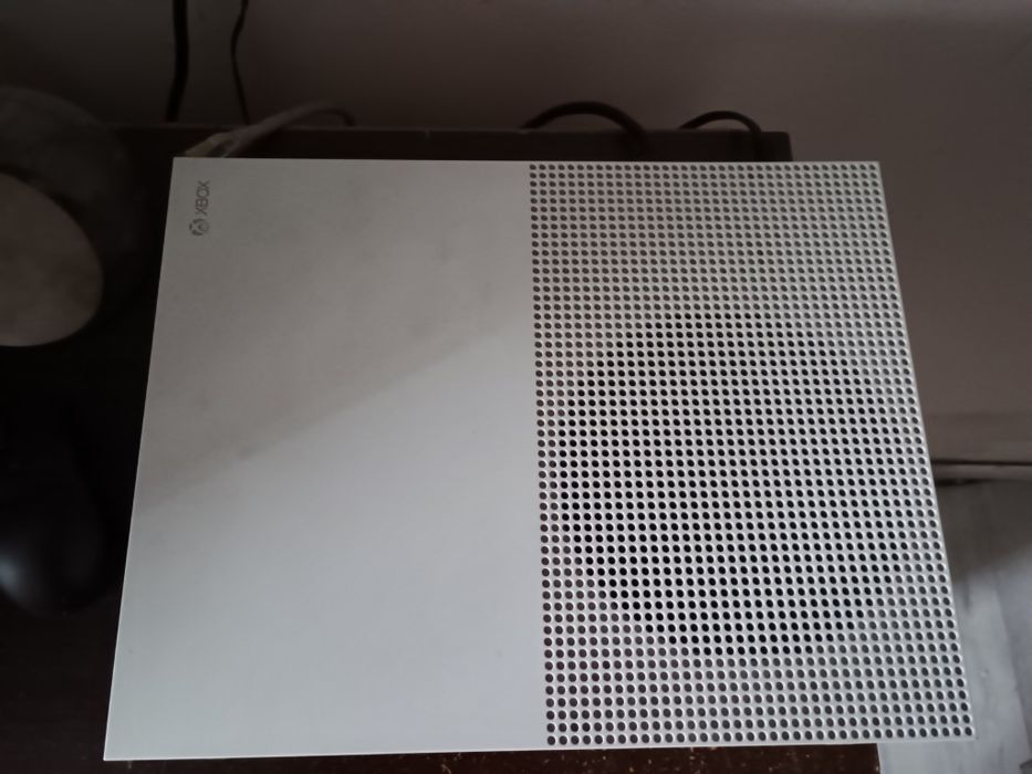 Vând Xbox one s impecabil